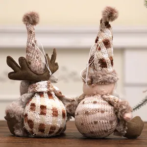 Charmante kerst gebreide pluche pop ornamenten met sneeuwpop en rendier ontwerpen