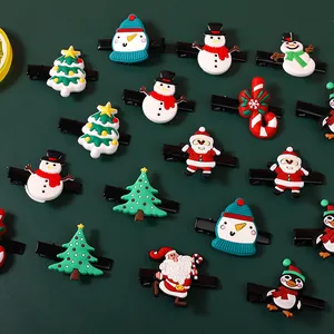 Detailansicht verschiedener süßer Weihnachts-Haarspangen aus weichem PVC-Material