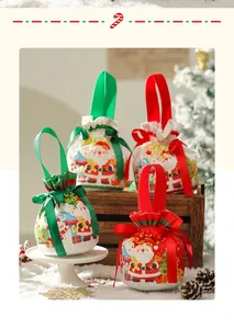 Festliche Weihnachts-Geschenkbeutel mit Kordelzug, Weihnachtsmann-Druck und Trageband.