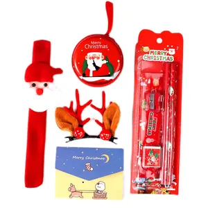 Set de regalo de Navidad festivo con papelería, monedero y lindos accesorios para el pelo