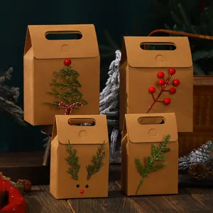 Christmas Kraft Paper Gift Bags Reindeer Christmas Tree Pattern Handbags For Holiday Candy Snack Treats Packaging Party Decorations