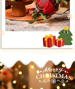 Detailansicht eines roten Weihnachtssacks aus Samt mit grüner Schleife und Glocke