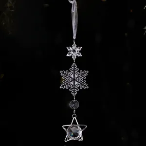 Eleganter transparenter Kristall Schneeflocke und Stern Anhänger für festliche Weihnachtsbaum Deko