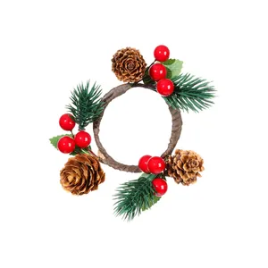 Festlicher Weihnachtsserviettenring mit roten Beeren, PVC-Tannennadeln und Kiefernzapfen