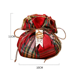 Roter und grüner karierter Weihnachts-Kordelzug-Geschenkbeutel, 10x11 cm