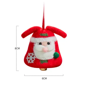 Handgemaakte rode vilten kerstmanbel ornament voor de kerstboom decoratie