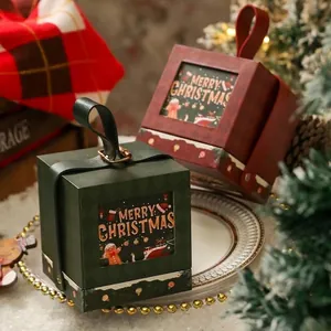 Festliche Weihnachtsgeschenkschachteln mit Ledergriffen und Sichtfenster