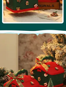 Detailansicht der weihnachtlichen Spardose in Hausform mit süßer Dekoration