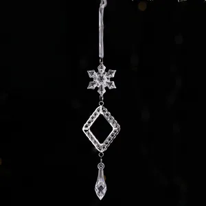 Eleganter Kristall-Schneeflocken-Schmuck mit Rautenrahmen und Tropfenanhänger für Weihnachten