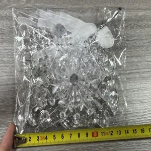 Weihnachtsschmuck aus Acryl mit Schneeflocken und Eiszapfen, mit Maßband zur Größe