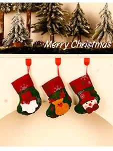 3er-Set kleine Weihnachtsstrümpfe mit Weihnachtsmann-, Rentier- und Schneemann-Motiv