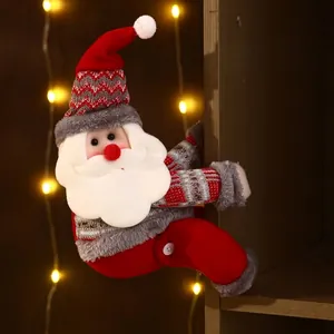 Leuke pluche Kerstman hangende versiering cadeau voor feestelijke kerstdecoratie in huis