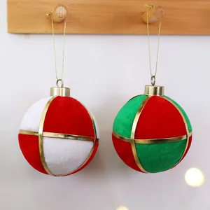 Bolas de Navidad de terciopelo rojo verde y blanco con cintas doradas