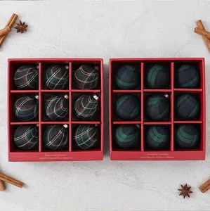 Set di 9 palline di Natale infrangibili in tessuto scozzese in scatole regalo rosse