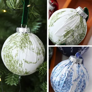 Set of 9 fabric-wrapped Christmas balls with 8cm vintage floral prints.