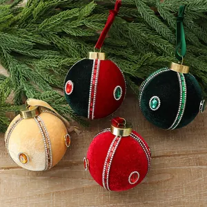 Lussuose palline di Natale in velluto con strass per decorare l'albero di Natale