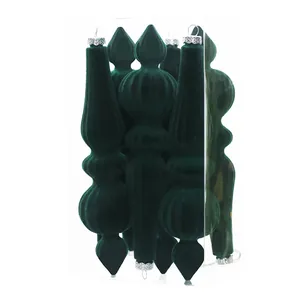 Lot de 6 ornements fuseaux en velours vert foncé dans une boîte transparente