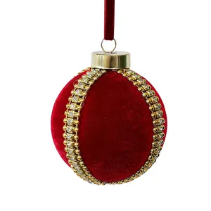 Bola de Navidad de terciopelo burdeos de lujo con bandas de diamantes de imitación