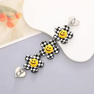 DIY phone case decorative chain with checkered smiley flowers and heart clasps