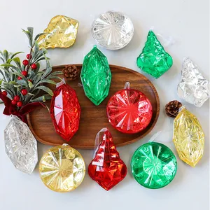 Surtido de adornos navideños de gemas de acrílico translúcido en colores festivos
