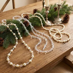 Elegante ghirlanda di perle e cristalli per decorazioni natalizie e albero di Natale DIY.