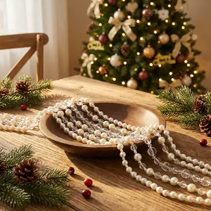 Elegante ghirlanda di perle e perline sfaccettate per decorazioni natalizie e fai da te