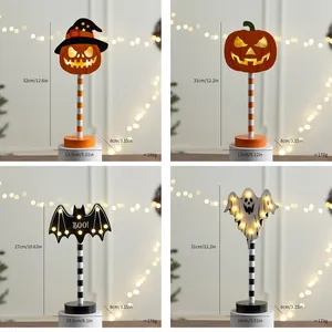 Detaillierte Maße und Gewichte für vier verschiedene Halloween LED Holz Tischdekorationen