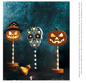 Dekorative Halloween LED Holz-Kürbis und Totenkopf Tischdeko mit warmem Lichteffekt