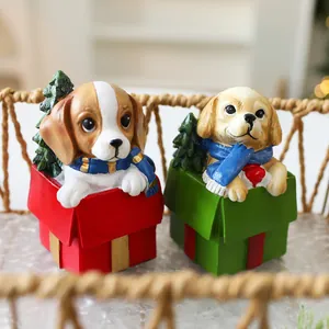 Figurines de chiots de Noël en résine dans des boîtes cadeaux pour décor festif