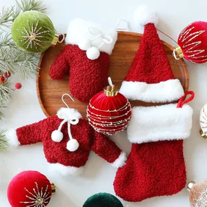 4 Stuks Kerst Hangdecoratie Set Pluche Mini Trui Hoed Sok Handschoen Rood Wit Ornament Voor Kerstboom Huis Decoratie