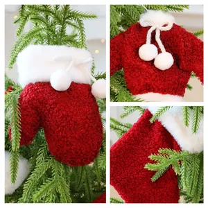 Rode pluche kerstboomversieringen met mini-trui en want hangende decoratie voor boom