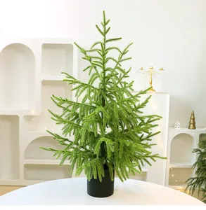 Sapin de Noël artificiel Norfolk réaliste dans un pot noir pour décoration de bureau