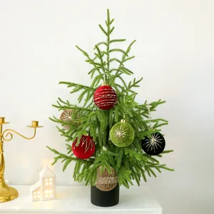 Sapin de Noël artificiel de table avec boules en velours décoratives