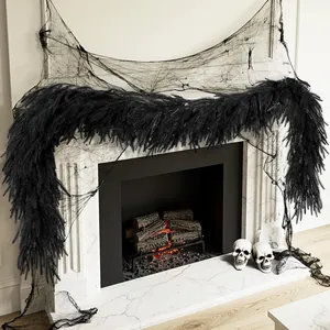 Ghirlanda di pino Norfolk nera di Halloween con ragnatela per decorazione camino