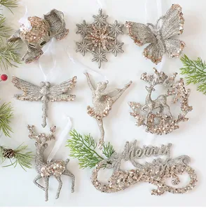 Champagnerfarbene Pailletten-Weihnachtsanhänger mit Schneeflocken- und Ballettformen