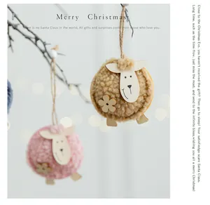 Adornos de oveja hechos a mano de fieltro de lana y madera para decorar el árbol de Navidad