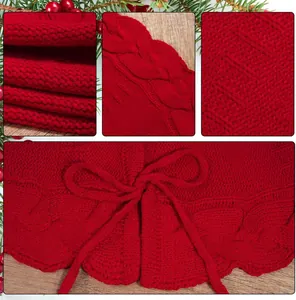 Gros plans détaillés de la jupe de sapin de Noël en tricot torsadé rouge et son nœud