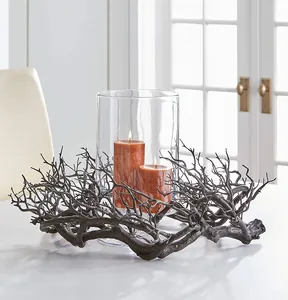 Corona de Halloween gótica con ramas de vid marchitas negras artificiales para mesa