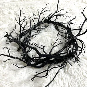 Corona de ramas negras góticas para decoración de Halloween espeluznante