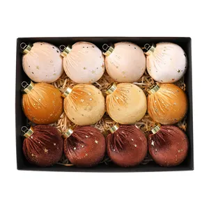Set de 12 bolas de Navidad de terciopelo con bordado de estrellas doradas en caja