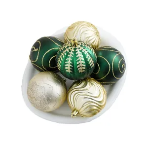 Lot de boules de Noël élégantes vertes et champagne pour la décoration du sapin de fête