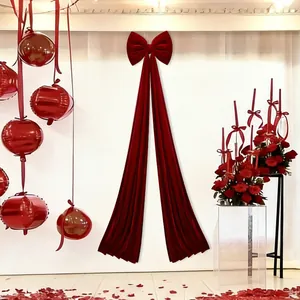 Grand nœud en velours rouge pour décoration de scène intérieure de Saint-Valentin