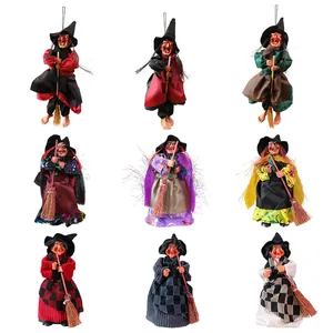 Decorazione Appesa Strega di Halloween Oggetto di Scena per Festa Casa Stregata Statuetta di Strega Creepy Arredamento Horror per Festa di Halloween