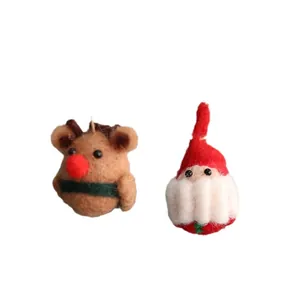 Handgefertigte Weihnachts-Rentier- und Weihnachtsmann-Filzornamente für den Baum