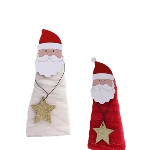 Handgemaakte, met garen omwikkelde Kerstman boomornamenten met gouden sterren