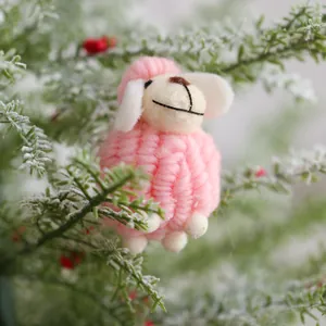 Handgemaakte roze vilten schaap kerstboomversiering hangende decoratie