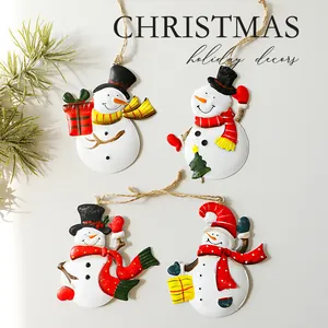 Lot de quatre ornements de bonhomme de neige en métal pour sapin de Noël et décoration