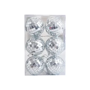 Set mit 6 silbernen Spiegel-Discokugeln als Weihnachtsschmuck in transparenter Box