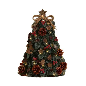 Albero di Natale artificiale da tavolo con luci LED calde, pigne e bacche rosse