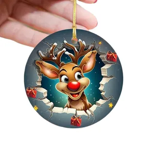 Festlicher Acryl Weihnachtsbaumschmuck mit einem sehr süßen Rentier-Cartoon-Motiv